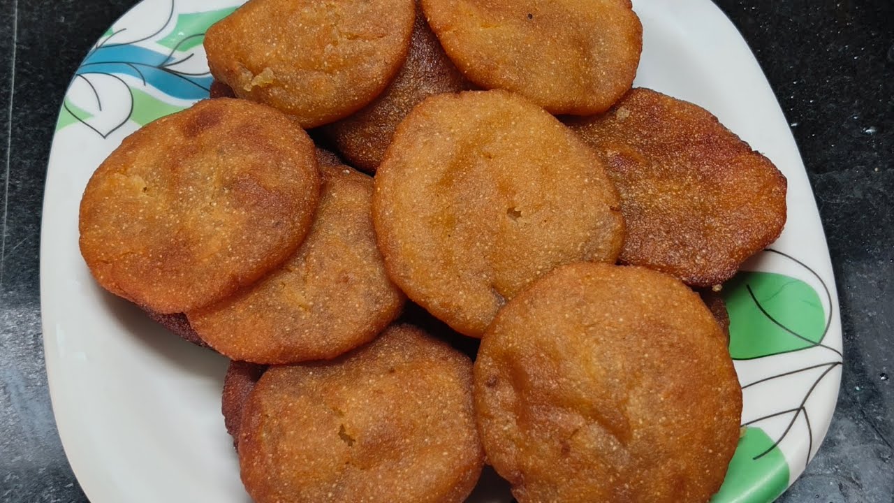 5 నిమిషాల్లో చేసుకునే స్వీట్ అప్పాలు#sweet Apallu#recipe# Cookingvideo#bhagyaashok# Food