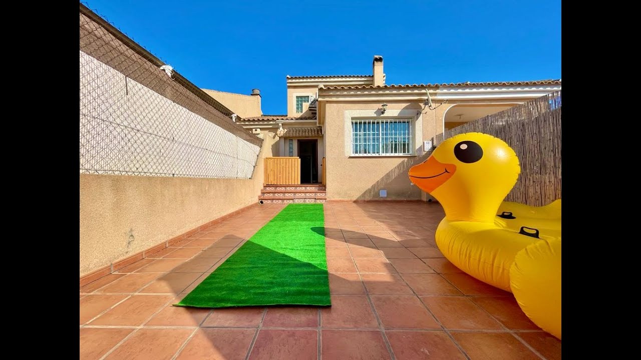 Casa con mucho jardín y 3 habitaciones en Santiago de la Ribera, San Javier