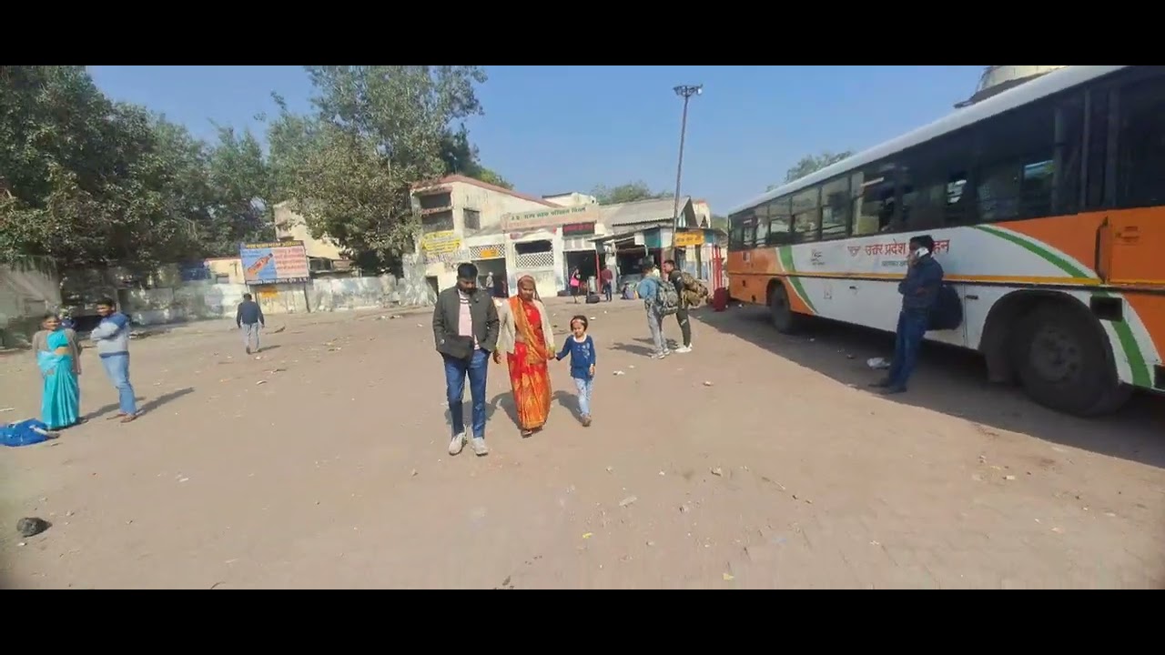 आगरा बस स्टैंड की हलत देख लो दोस्तो