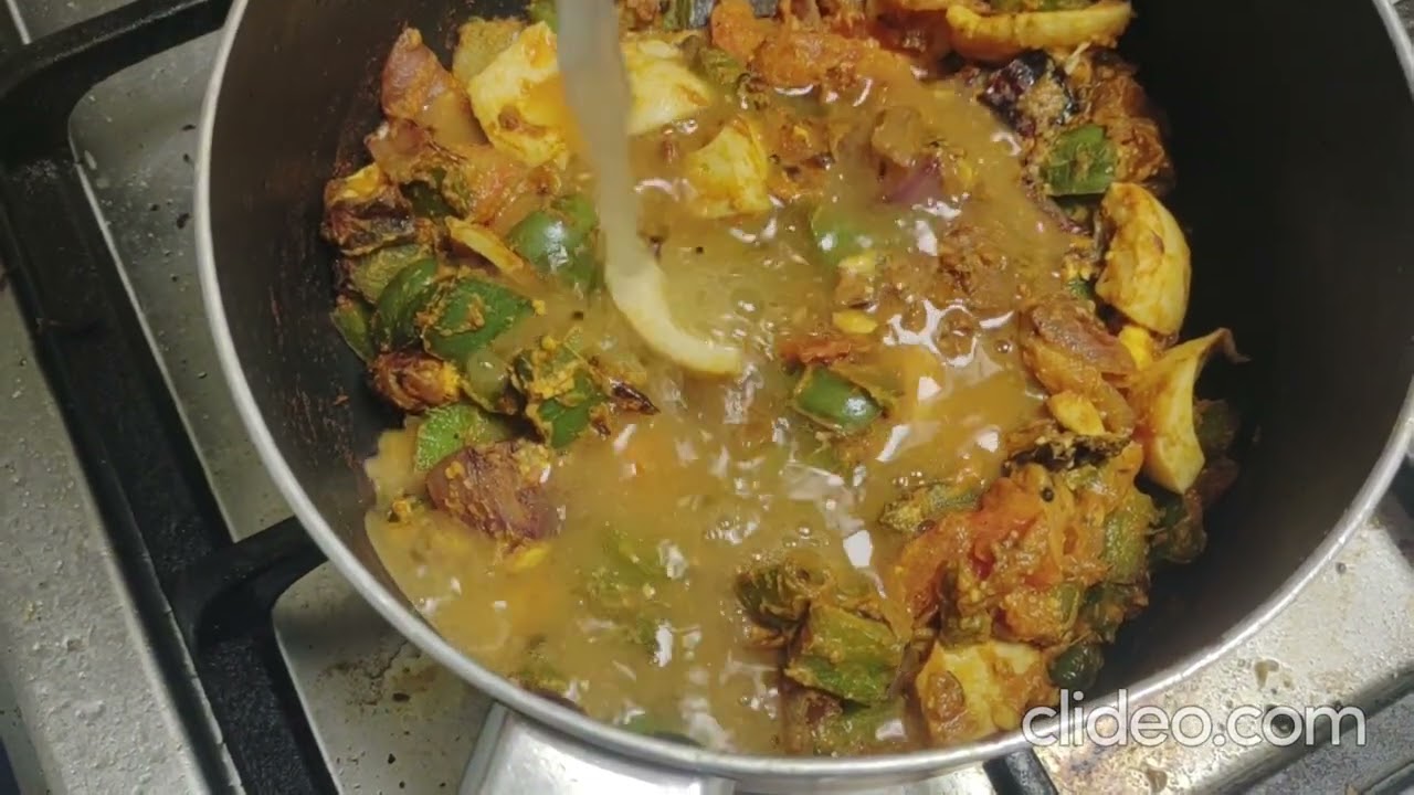 அவித்த முட்டை குடைமிளகாய் தொக்கு Boiled Egg and Capsicum (Bell Pepper) Gravy.