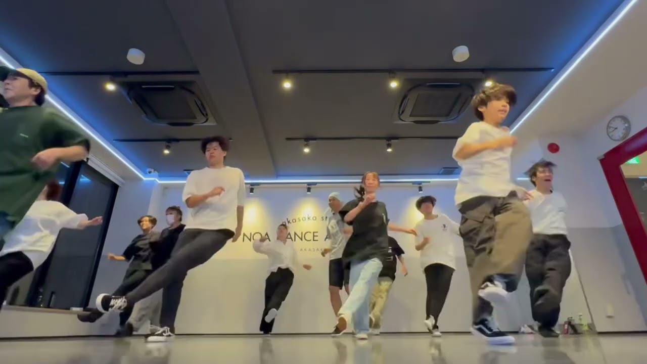 House Dance Lesson at NOA赤坂