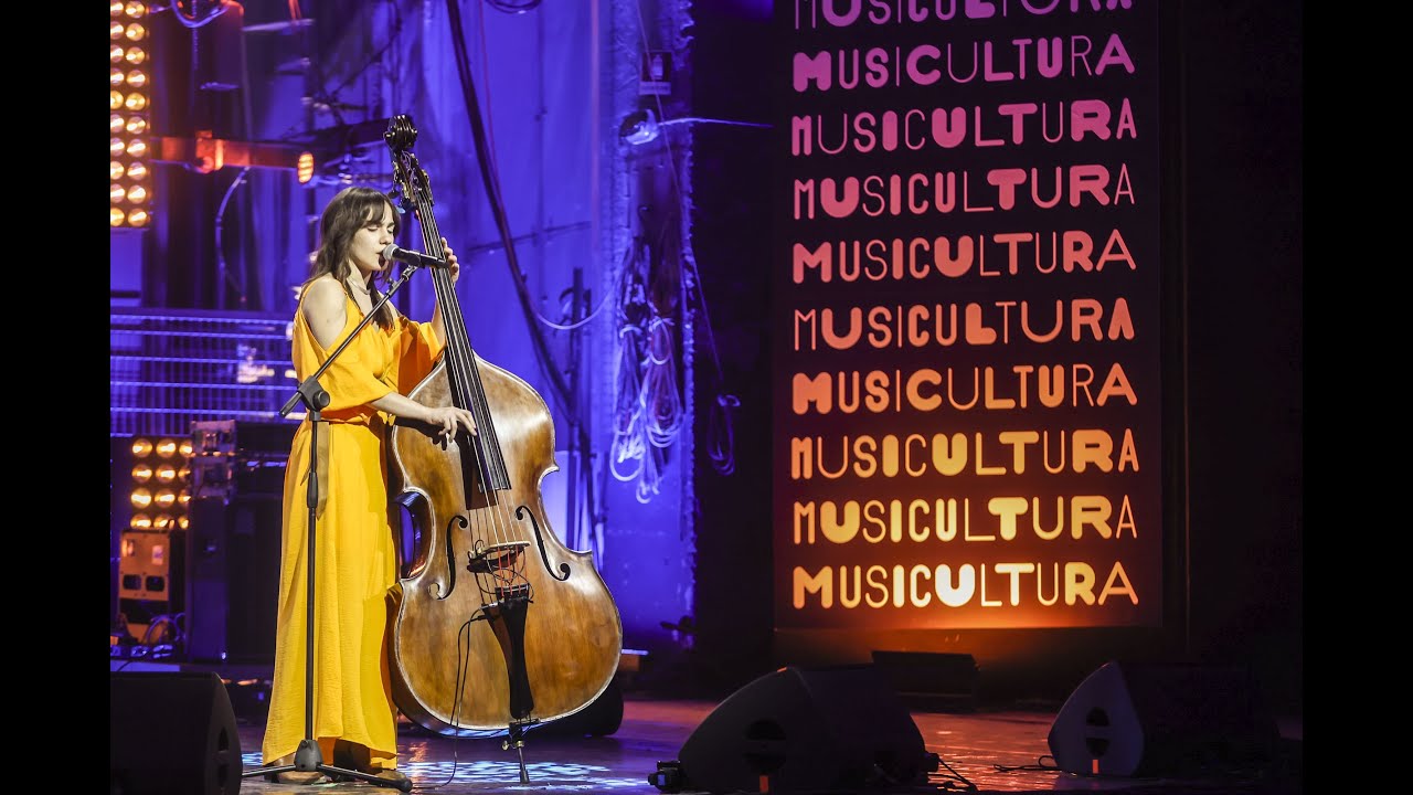 Chiaré canta 