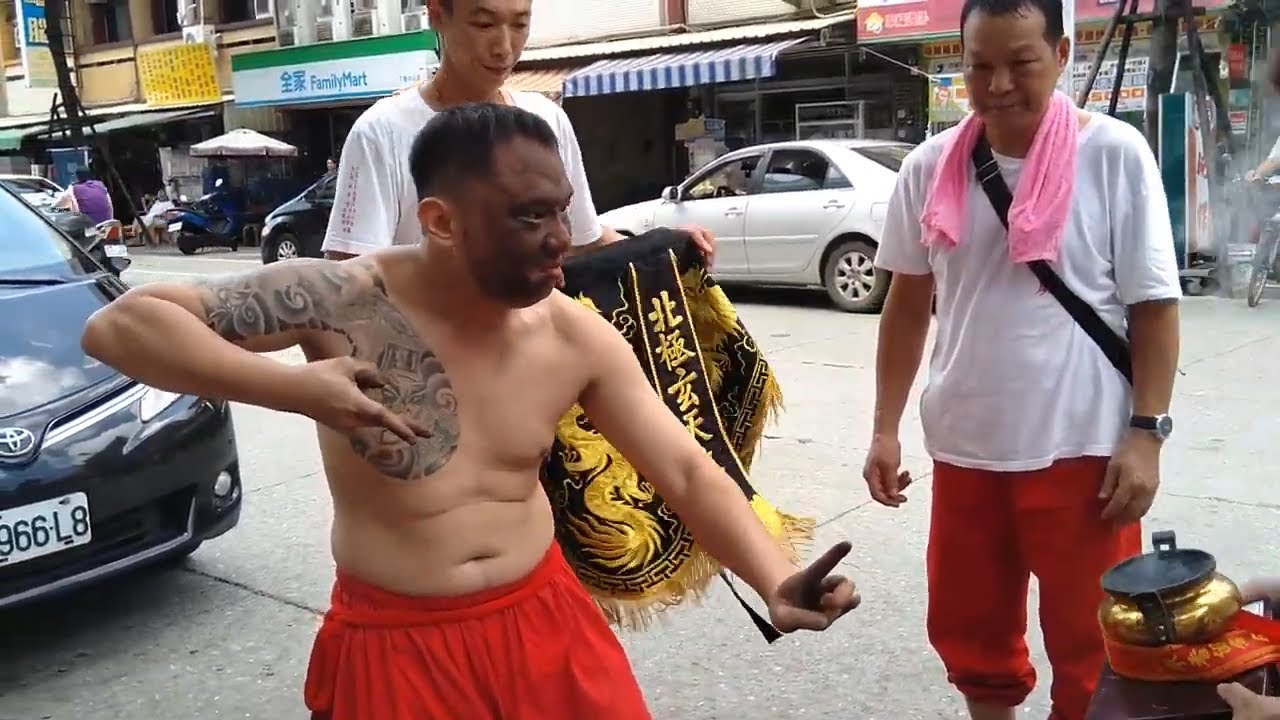 ｜玄天上帝｜起乩降駕以｜參禮氣勢威嚴～下營北極殿上帝廟進香團（基隆旨賢宮）