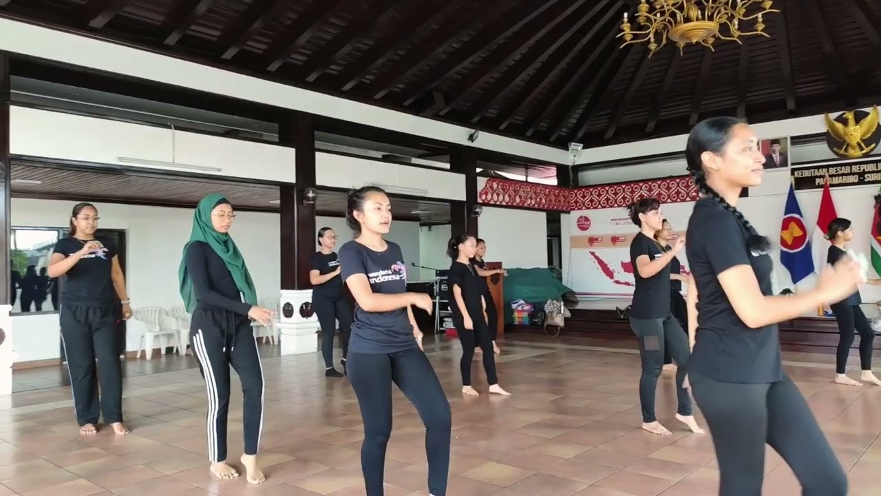 Poco-poco -- SurIndo Paramaribo Suriname