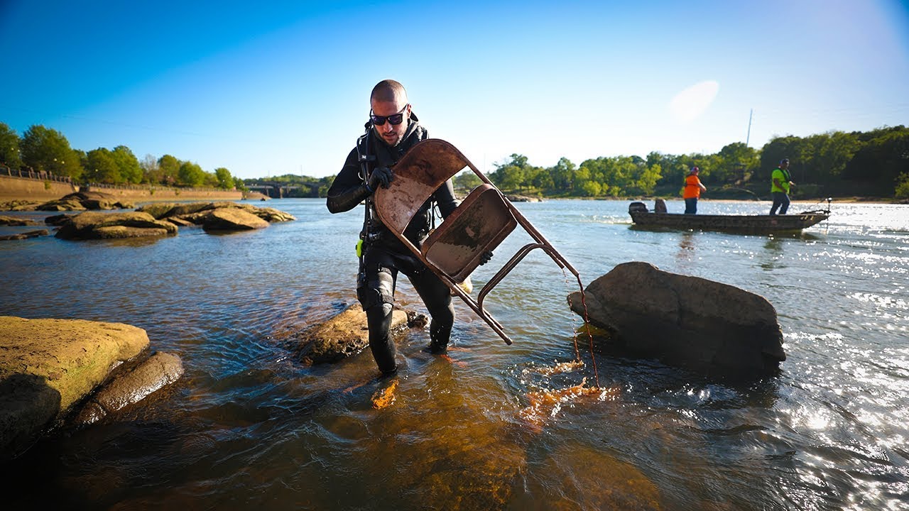 River Treasure: Extracting Treasure From River!! (Helping Fishermen) | Jiggin' With Jordan