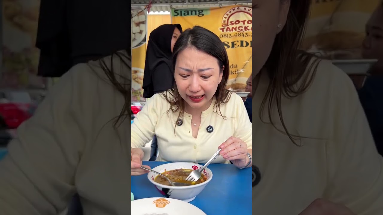 SOTO TANGKAR RAME NIH DI AREA MERUYA .. harganya jg ok banget utk isian yg lumayan banyak.