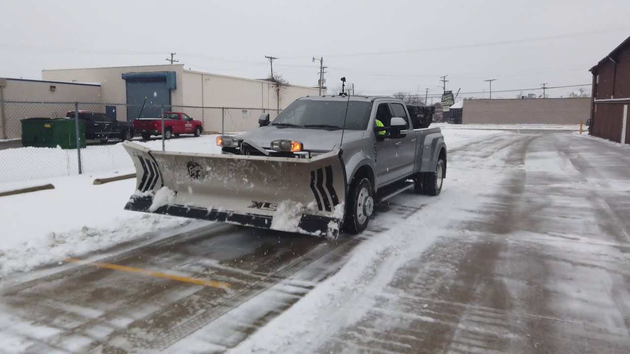 2020 F450 6.7 POWERSTROKE PLOWING SNOW!