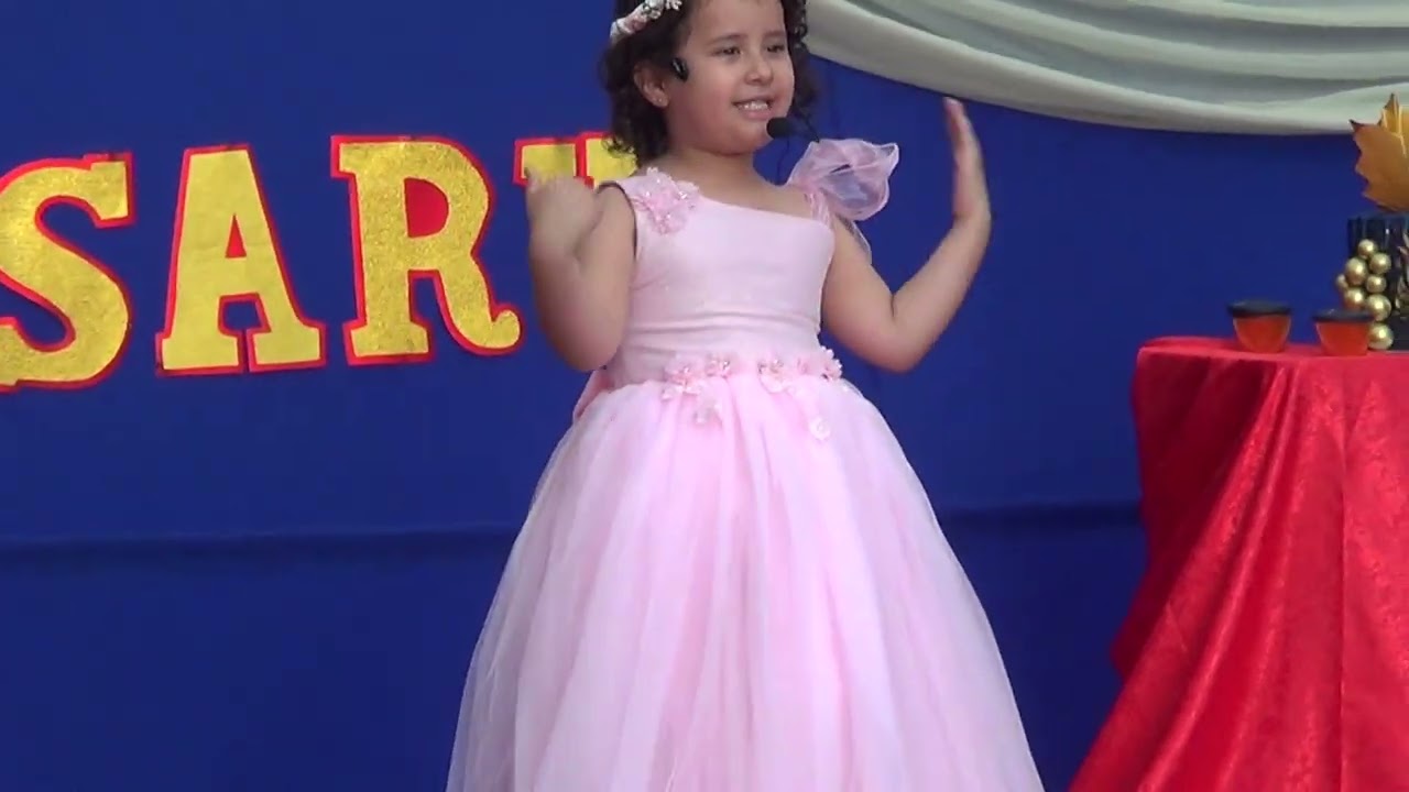 Lupita Linian poesia inicila 3 años
