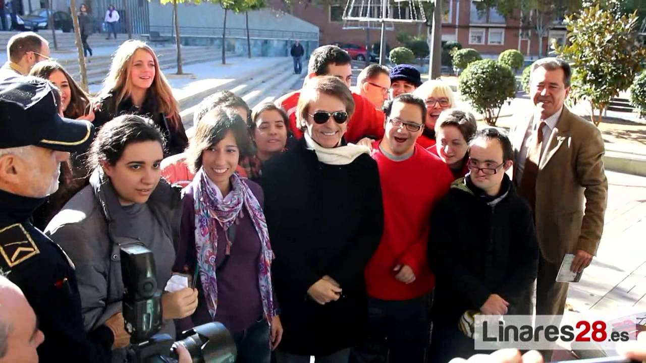 20131205 Raphael da un paseo por Linares