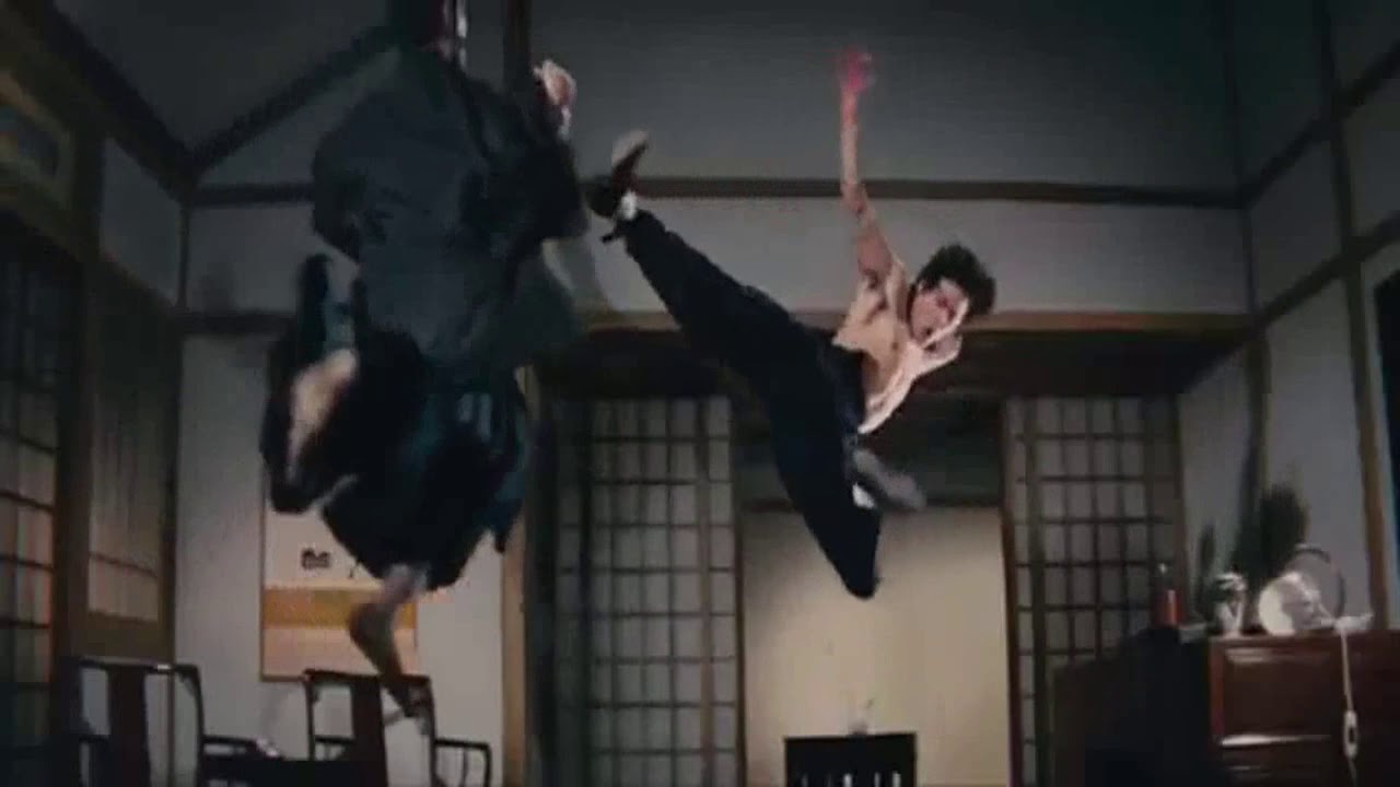 BRUCE LEE | VOADORA