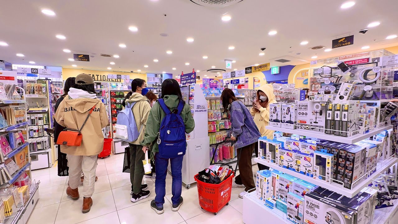 [4k] Shopping in Korea. Daiso.Myeongdong, snacks, souvenir,cosmetics, BTS dolls, etc