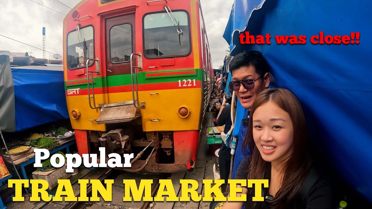 НЕОБЫЧНЫЙ ПОЕЗД, проходящий через рынок — рынок Maeklong Railway Market (Талад Ром Хаб). Обязател...