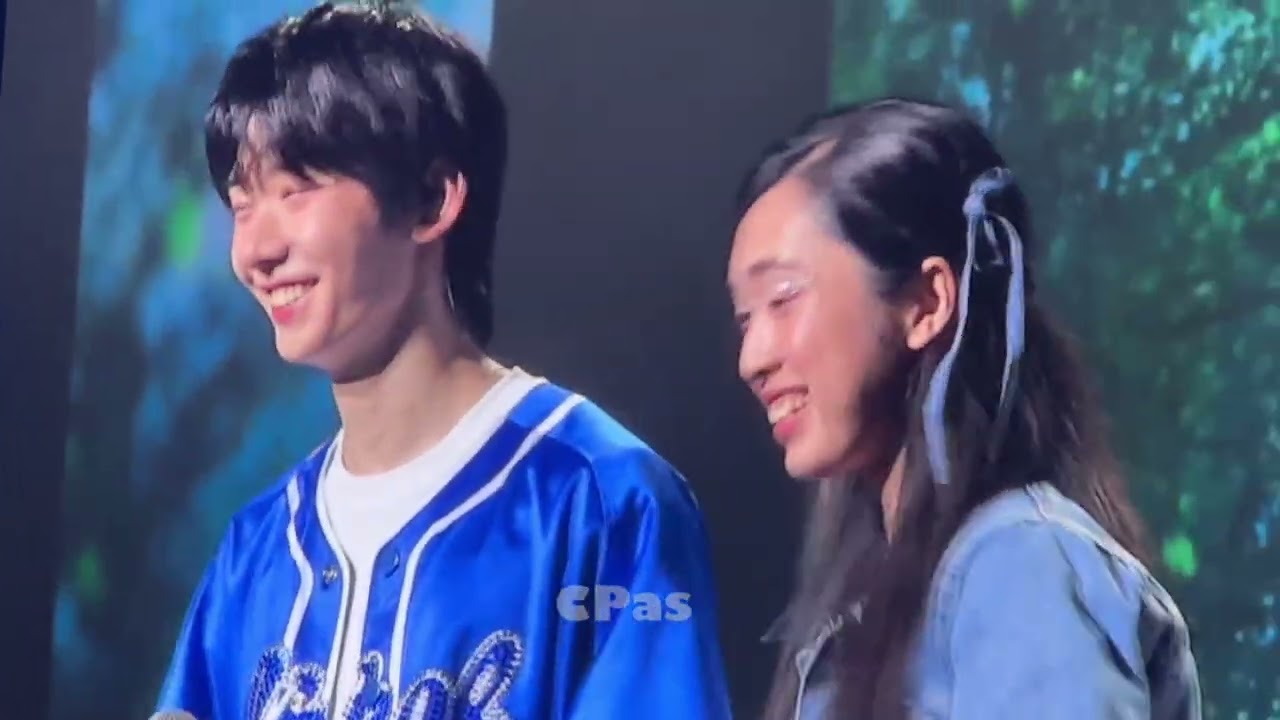 AHOF Park Han playing games with Nameless Fan at AHOF Fancon in Manila