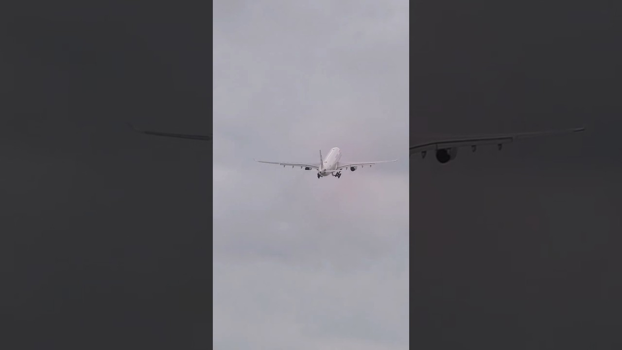 China Eastern Airlines Airbus A330 | Powerful Vertical Takeoff! ✈️