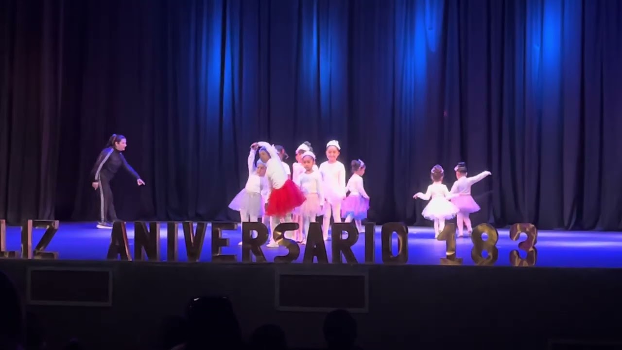 Raponzel - Veo en ti la luz presentación en Escuela Ramon Barros Luco/ Parvulos