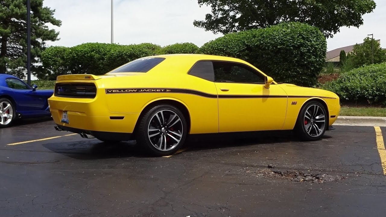 2012 Dodge Challenger SRT8 Yellow Jacket # 377 & 392 Engine Sound on My Car Story with Lou Costabile