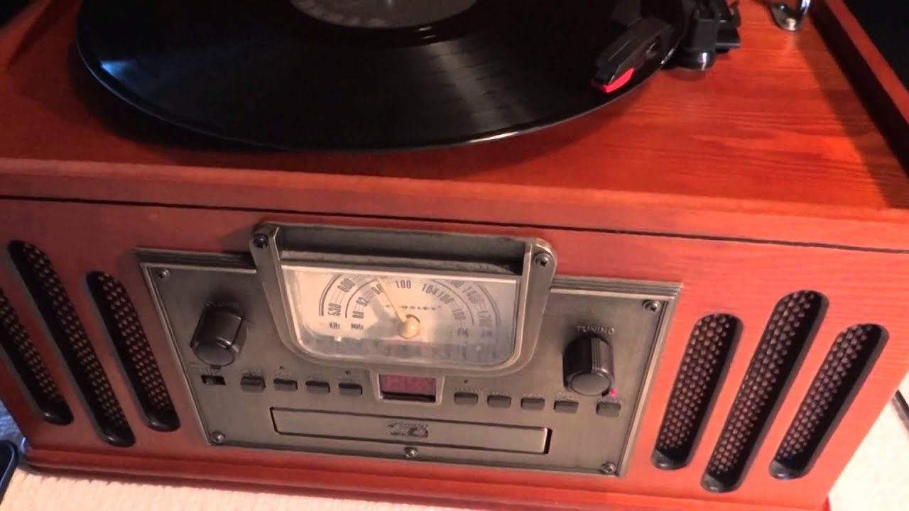 Demo Crosley CR74 AM/FM/CD/Cassette/Phono/Line in