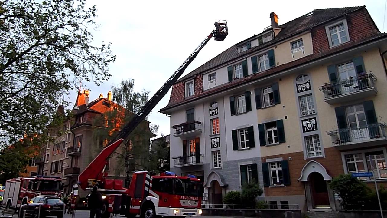 Einsatz Berufsfeuerwehr Bern - Vermutlich Kaminbrand 2/5
