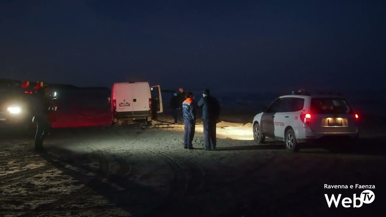 Tragedia a Casal Borsetti, recuperato un cadavere di un uomo sulla spiaggia