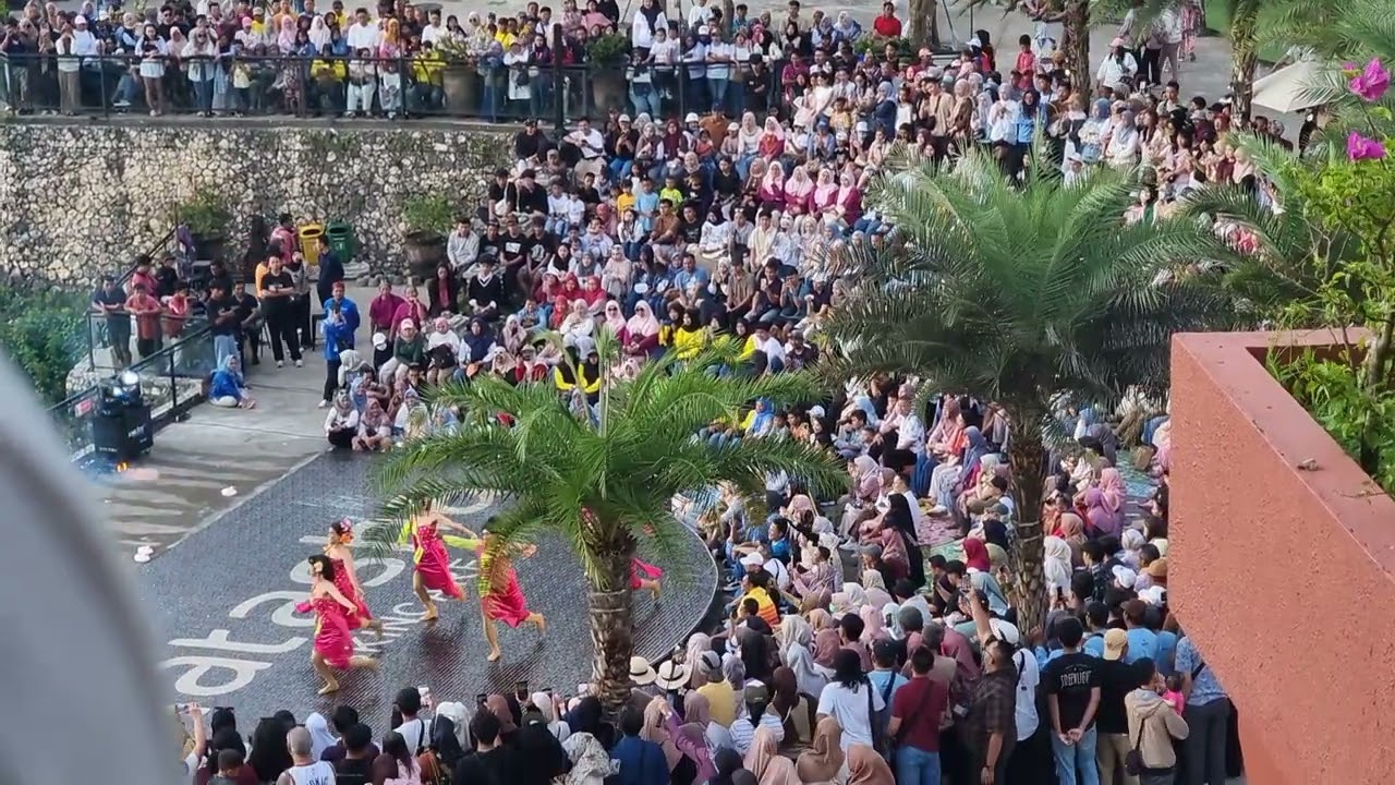 PENAMPILAN CENTILI DANCE GRUOP - OBELIX SEA VIEW - JOGJA