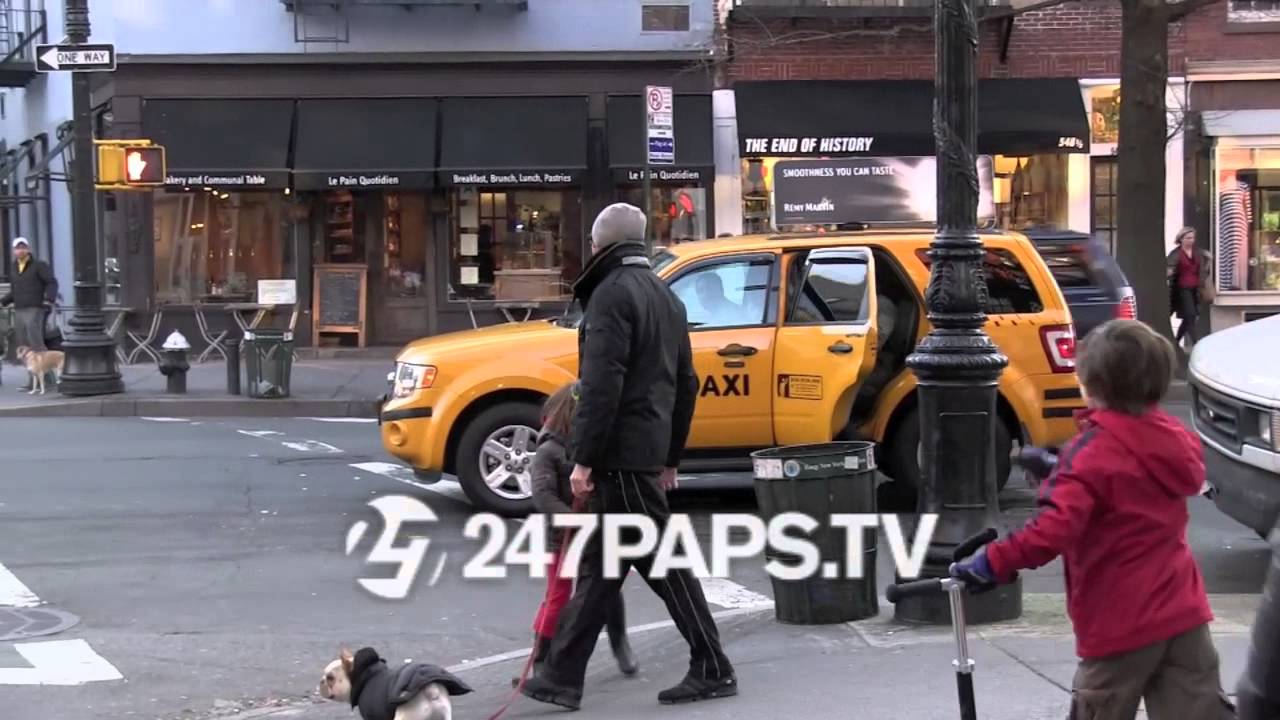 (Exclusive) Hugh Jackman plays Tag with 247paps (ThrowBack)