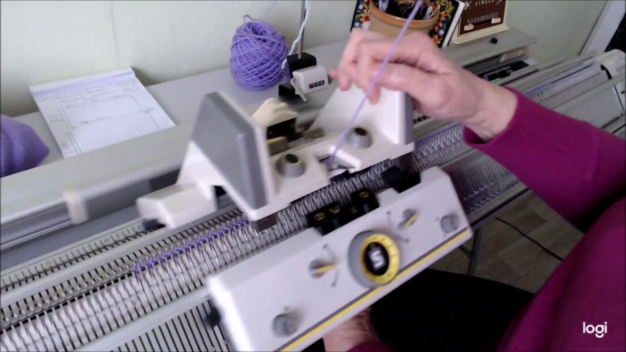 Tuto du 26/01/2: Pull taille 40 ,sur la machine Singer mémo II, encolure ronde. Partie 1 : LE DOS