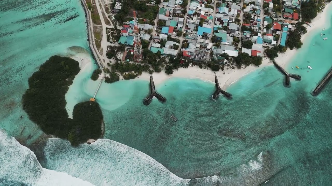 Bird&rsquo;s eye view of Thulusdhoo island