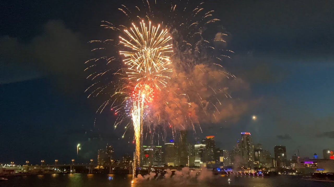 Guide to Watch July 4th Fireworks in Miami 2022
