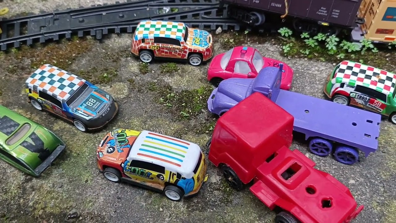 main mobilan kereta api bulan puasa seru sekali #puasa #mainanbergerak #mobilan #keretaapi 