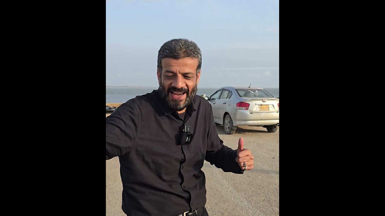 A truck with attitude! Suneel Munj reviews Mustafa Hanif's Toyota Revo. #PakWheels #RevoPower