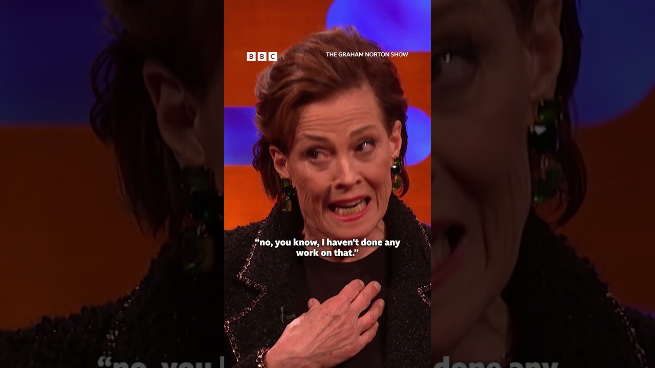Sigourney Weaver once got VERY close to a hedgehog during an unusual performance on stage 🦔