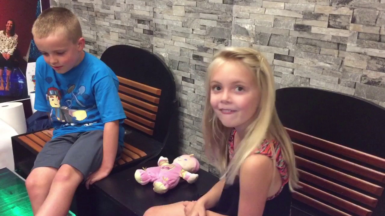 FISH SPA! Watch tiny PIRANHA eat ANNA & ISAAC'S FEET!!!!