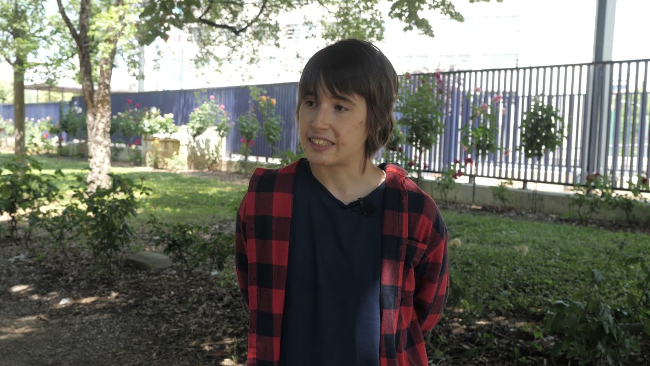 MARÍA PEDROSA - GRADUADA EN FÍSICA