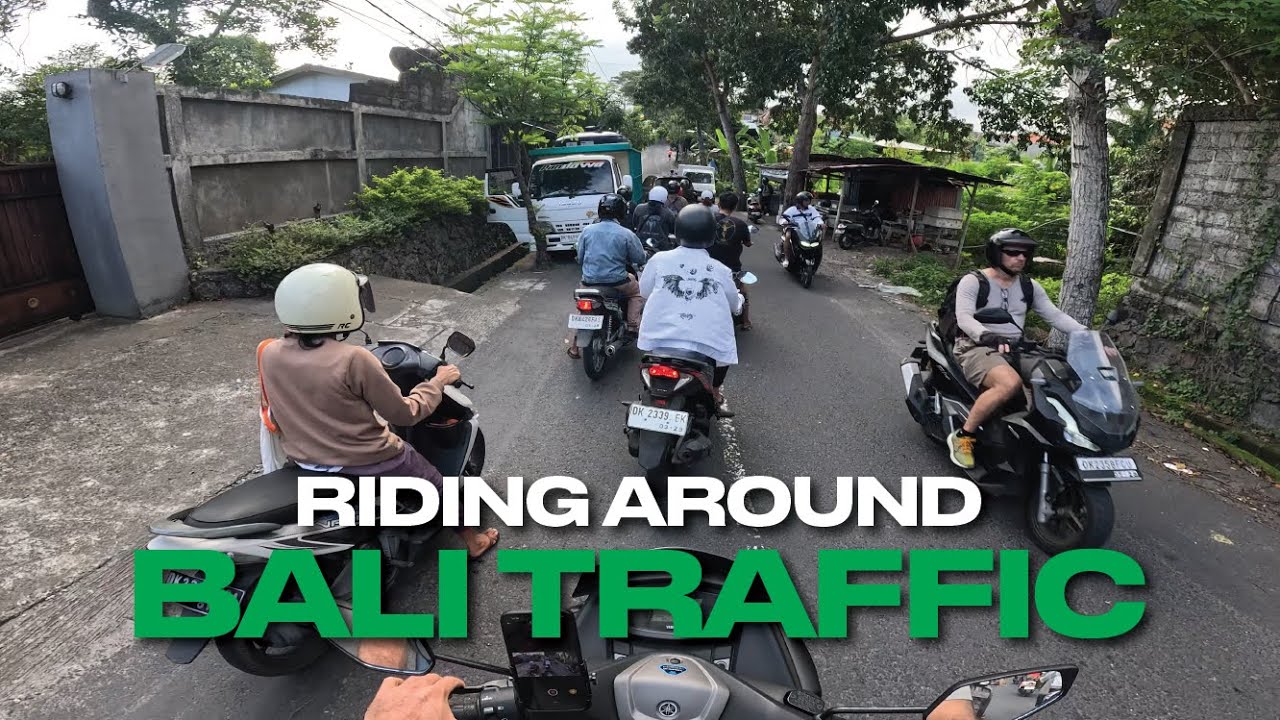 BALI MOPED RIDE and Canggu Traffic! Riding around Bali Traffic.