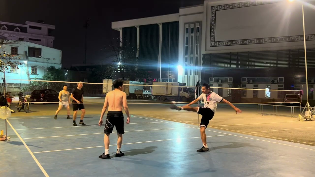 Đá cầu phủi /thành cường & hùng