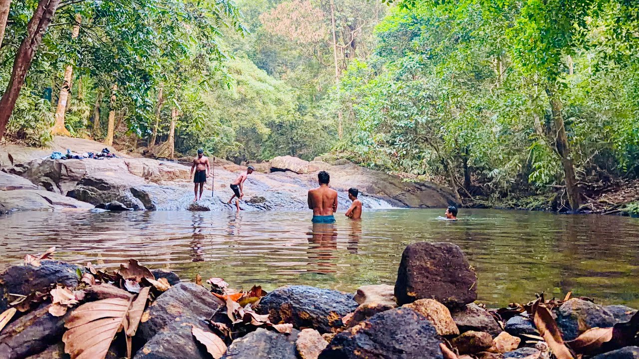 Riding to Atamba Ella 🏍️🌿 | A Scenic Bike Journey Shot on Insta360 X5 | Sri Lanka