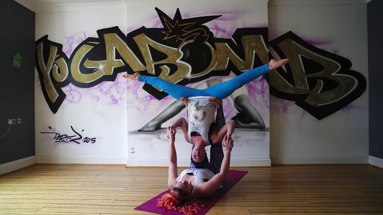 Acroyoga tutorial: Cartwheels, side star and straddle bat!