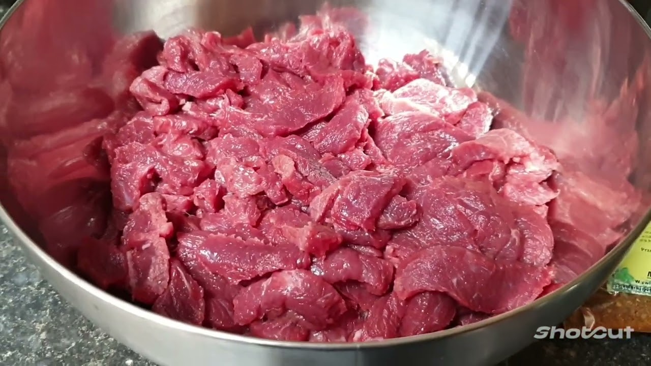 Suszona wołowina - beef jerky w marynacie i mieszance przypraw.