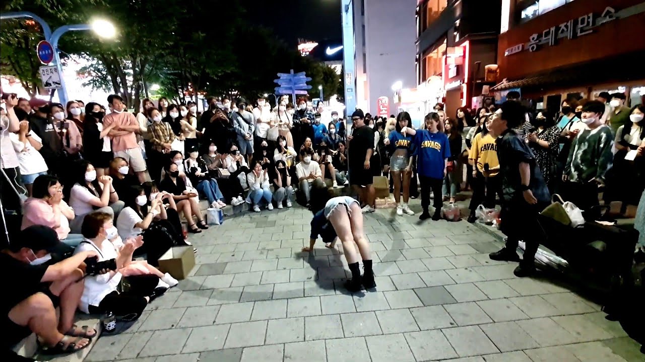 SATURDAY. RED CREW, EUNBI. AMAZING ALLURING HONGDAE BUSKING. GANGYONG, GOOD MC.