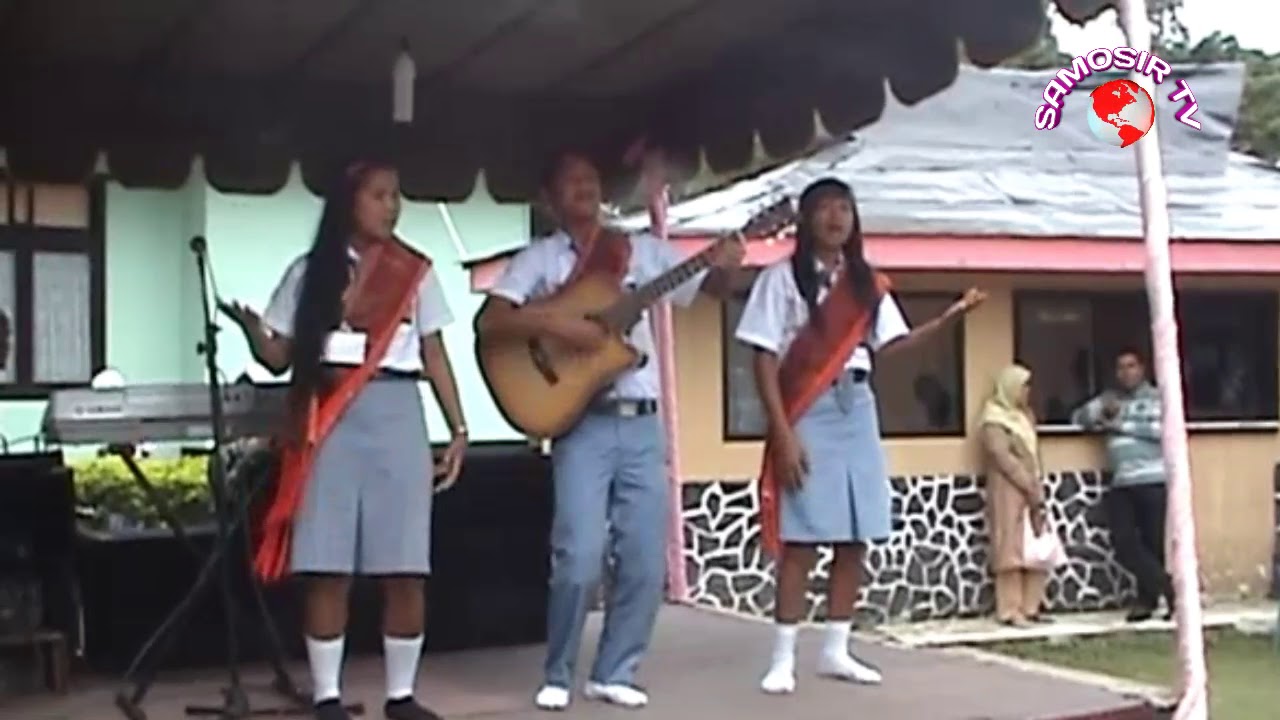 SISWA SMK N.1 NAINGGOLAN CIPTAKAN LAGU KEINDAHAN SAMOSIR