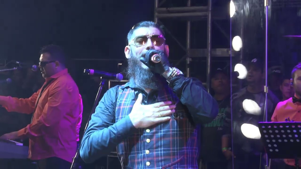 Ahora mírame - Ulises Bueno en Luna Park 2016