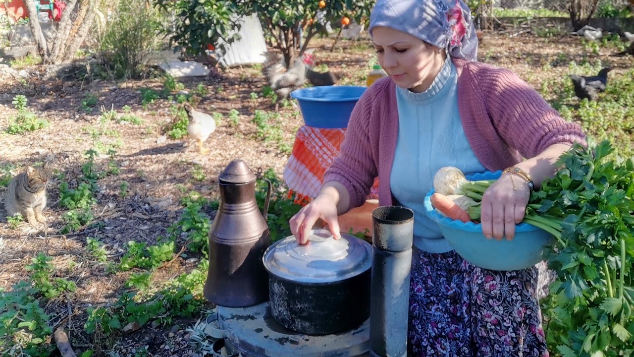KIRSALDA BAHÇE DE YEMEK ✅KÖYDE HUZURLU YAŞAM ✅