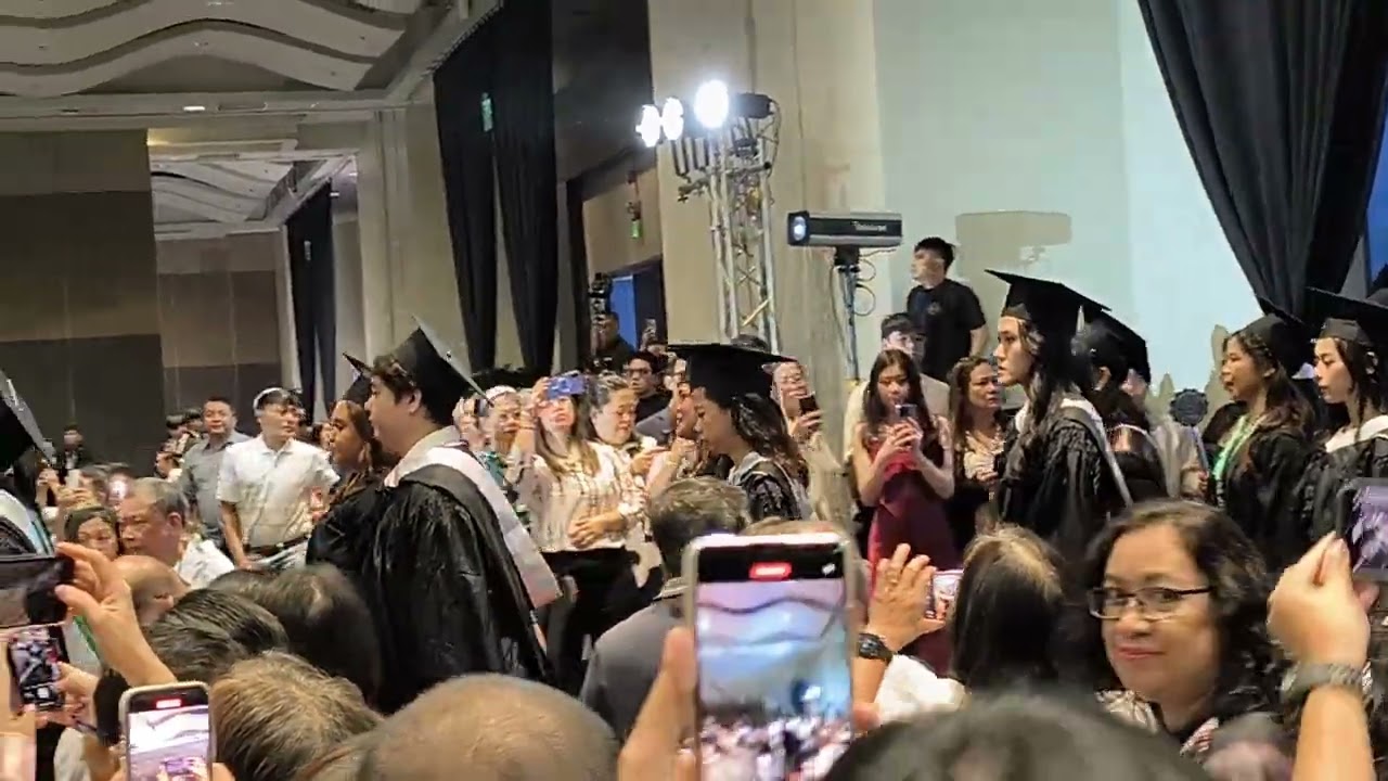 AteYnah DLSU-CSB grad