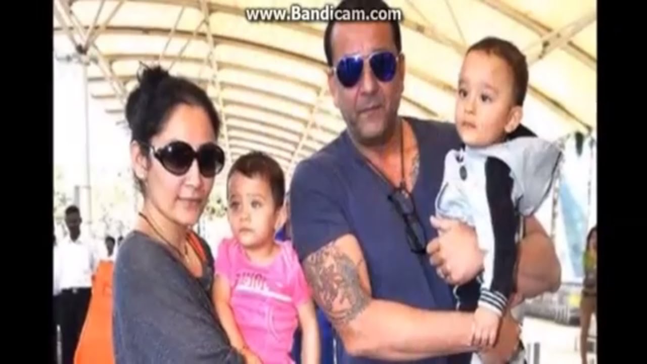 Sanjay Dutt With Family Members