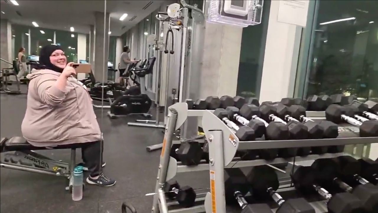 Foodie Beauty Goes to the GYM & Takes Her Hangryness on the Cat | HIGHLIGHTS