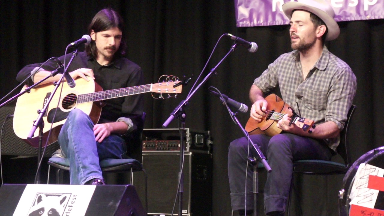 Avett Brothers Scott Avett sings 