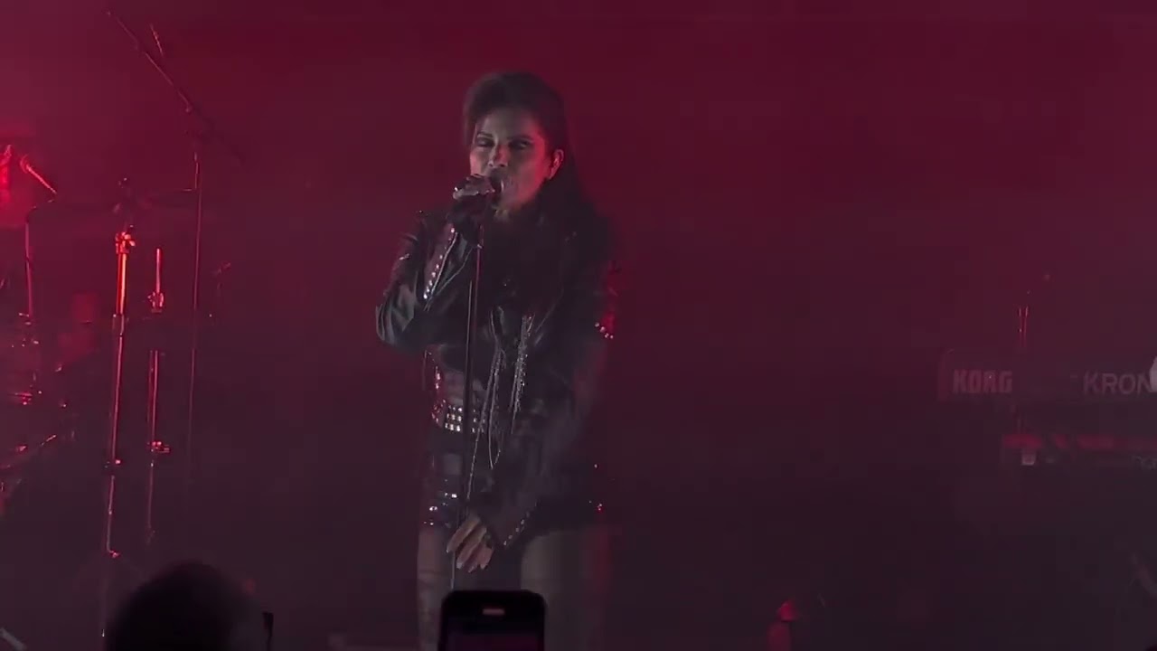 Carola - På egna ben Live @ Debaser 2023