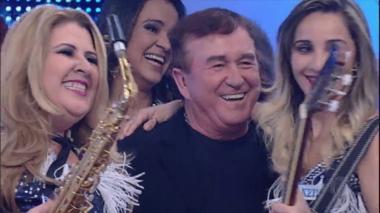 Faro faz surpresa e apresenta Amado Batista para as meninas da banda As Arrochadas do Brasil