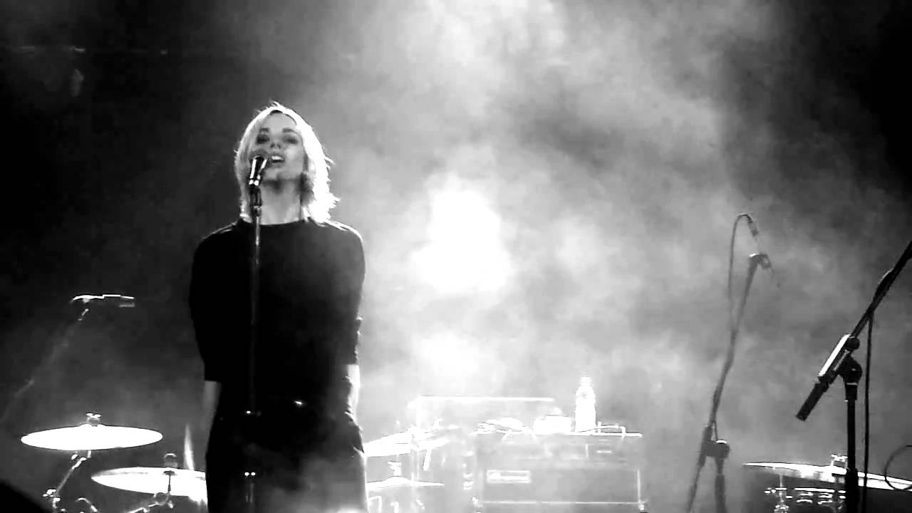 Ramona - Remember Me - Blueboy cover - live Manchester Academy 27-10-10