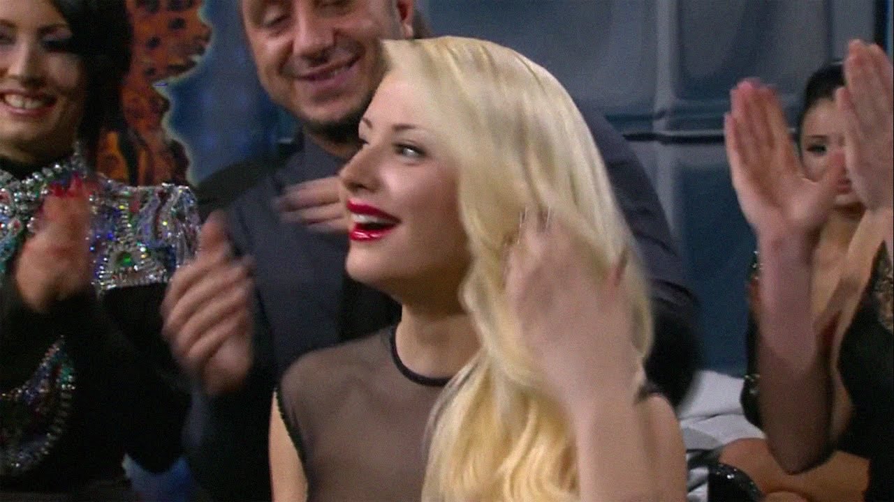 Цветелина Янева получава наградата Албум на 2012 за 